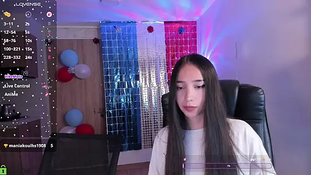 Snapshot of Mikeyvioleta_ chatting on July 19, 2026, 8:56 am Mikeyvioleta online show from July 19, 2026, 8:56 am