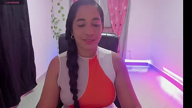 Snapshot of Kruela chatting on April 27, 2026, 11:03 pm Kruela online show from April 27, 2026, 11:03 pm