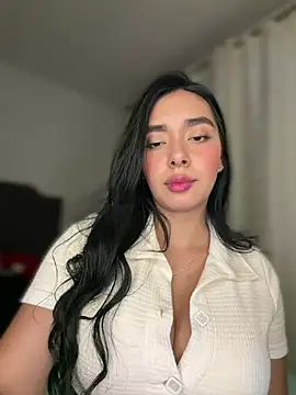 Snapshot of MiaSofia__ chatting on May 3, 2026, 5:12 am MiaSofia online show from May 3, 2026, 5:12 am