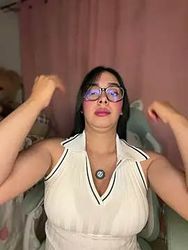 Snapshot of MiaSofia__ chatting on May 22, 2026, 5:49 am MiaSofia online show from May 22, 2026, 5:49 am