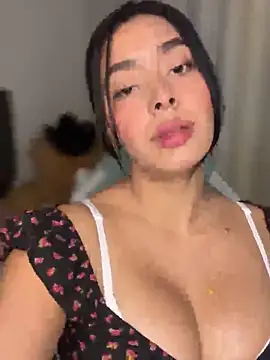 MiaSofia   online show from April 17, 2026, 4:48 am