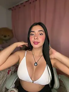 Snapshot of MiaSofia__ chatting on June 1, 2026, 5:18 am MiaSofia online show from June 1, 2026, 5:18 am