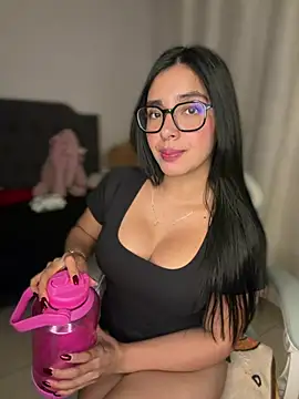 Snapshot of MiaSofia__ chatting on May 4, 2026, 5:55 am MiaSofia online show from May 4, 2026, 5:55 am