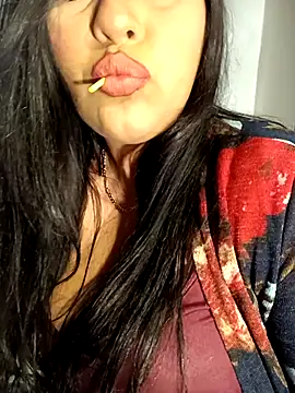 Sexylips200 online show from November 3, 2025, 5:12 am