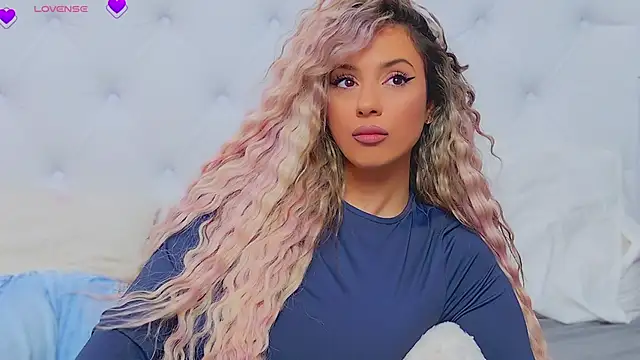 Snapshot of AriannaSins chatting on March 13, 2025, 4:23 pm AriannaSins online show from March 13, 2025, 4:23 pm