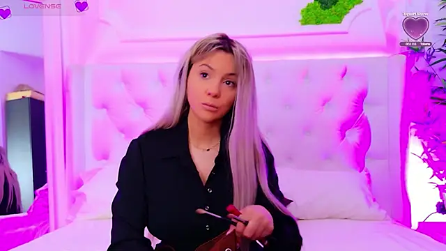 AriannaSins online show from March 30, 2026, 12:17 pm