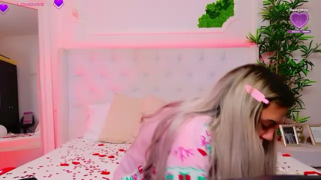 Snapshot of AriannaSins chatting on February 13, 2026, 1:22 pm AriannaSins online show from February 13, 2026, 1:22 pm