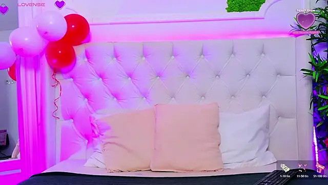 Snapshot of AriannaSins chatting on February 18, 2026, 1:18 pm AriannaSins online show from February 18, 2026, 1:18 pm