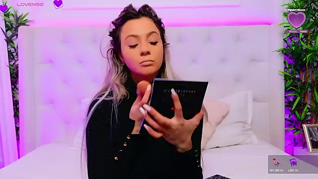 Snapshot of AriannaSins chatting on January 12, 2026, 1:18 pm AriannaSins online show from January 12, 2026, 1:18 pm