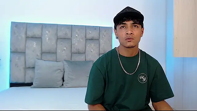 SweetAndSinful online show from October 20, 2025, 3:30 am