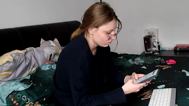 SandyCassie online show from February 10, 2026, 1:43 pm