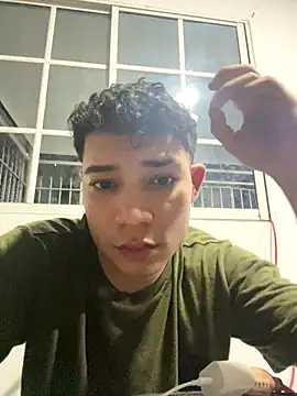 Snapshot of Yeyei77 chatting on October 15, 2025, 6:44 am Yeyei77 online show from October 15, 2025, 6:44 am