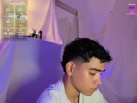 Snapshot of Yamilk101 chatting on December 18, 2025, 2:05 am Yamilk101 online show from December 18, 2025, 2:05 am