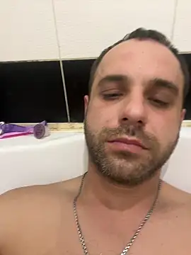 Snapshot of AndyLynn chatting on November 14, 2025, 6:44 pm AndyLynn online show from November 14, 2025, 6:44 pm