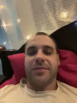 Snapshot of AndyLynn chatting on November 8, 2025, 7:28 pm AndyLynn online show from November 8, 2025, 7:28 pm