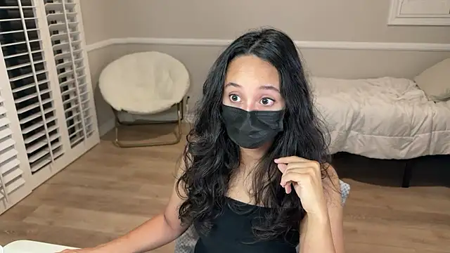 Snapshot of WinnieRin chatting on November 24, 2025, 4:56 am WinnieRin online show from November 24, 2025, 4:56 am