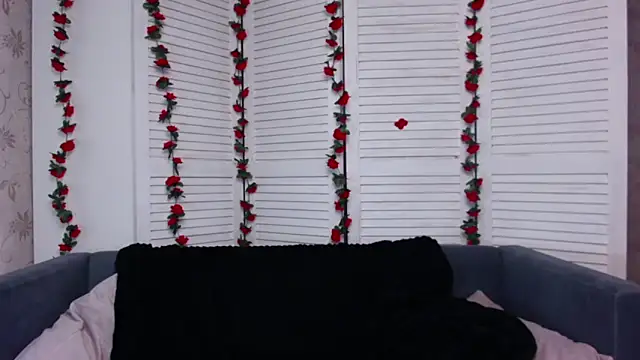 evaa here  online show from November 5, 2025, 7:55 am