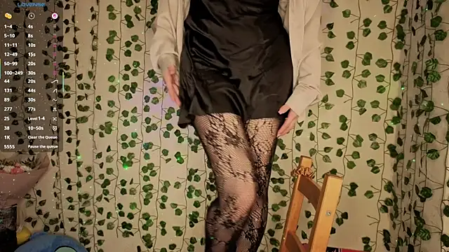 DaisyhotSunnyy online show from October 15, 2025, 5:43 pm