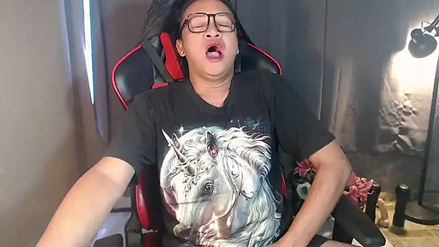 smokeprincess online show from November 19, 2025, 4:51 pm