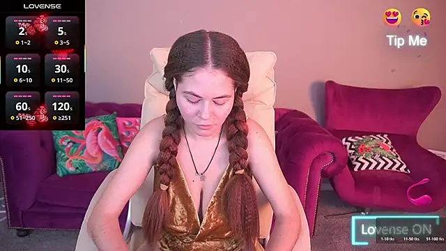 QueenEvieX online show from November 5, 2025, 2:31 pm