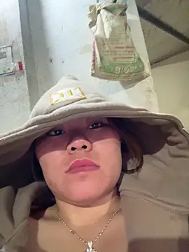 Snapshot of panda-bae chatting on December 3, 2025, 12:59 pm panda-bae online show from December 3, 2025, 12:59 pm