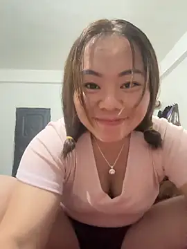 Snapshot of panda-bae chatting on October 26, 2025, 12:16 pm panda-bae online show from October 26, 2025, 12:16 pm