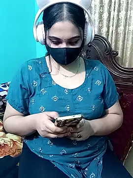 Snapshot of Porimoni22 chatting on February 4, 2026, 9:10 pm Porimoni22 online show from February 4, 2026, 9:10 pm