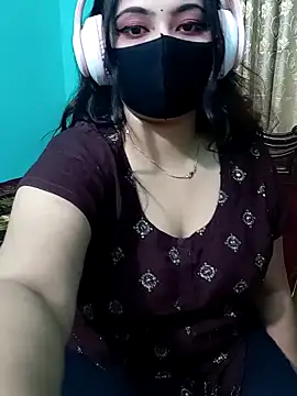 Snapshot of Porimoni22 chatting on February 1, 2026, 8:18 pm Porimoni22 online show from February 1, 2026, 8:18 pm