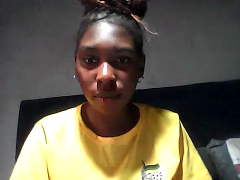 sexysmalldaily04 online show from October 18, 2025, 1:46 pm