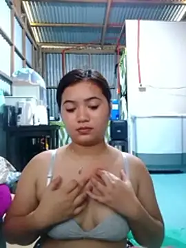 Snapshot of XxxHotCouples4u chatting on November 5, 2025, 3:31 am XxxHotCouples4u online show from November 5, 2025, 3:31 am