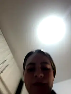 valentina herrrera online show from November 28, 2025, 3:07 am