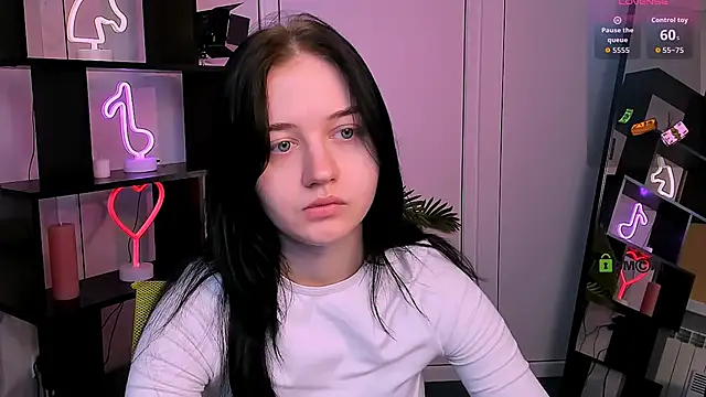 Snapshot of miki_ti chatting on November 9, 2025, 5:55 am miki ti online show from November 9, 2025, 5:55 am