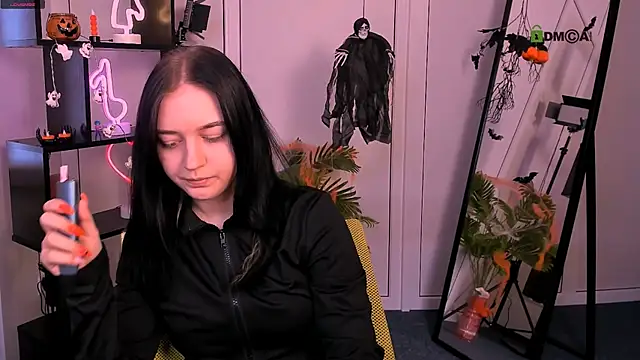 Snapshot of miki_ti chatting on November 1, 2025, 9:58 am miki ti online show from November 1, 2025, 9:58 am