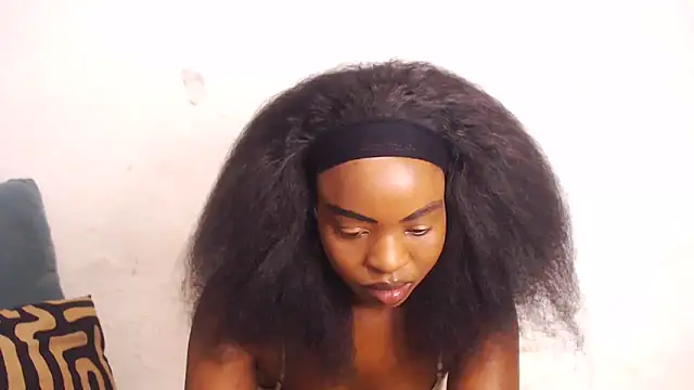 Snapshot of TallEbonyBabe chatting on February 10, 2026, 4:33 am TallEbonyBabe online show from February 10, 2026, 4:33 am