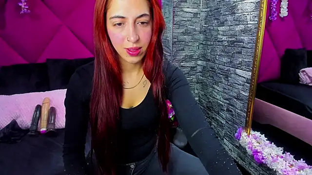 Snapshot of MariamGray1 chatting on December 2, 2025, 8:21 pm MariamGray1 online show from December 2, 2025, 8:21 pm