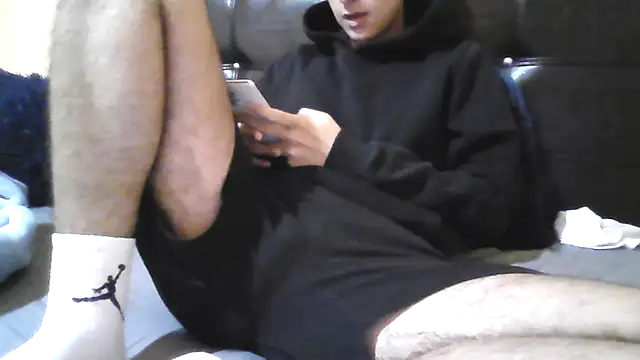 esmermoon online show from October 21, 2025, 10:09 pm