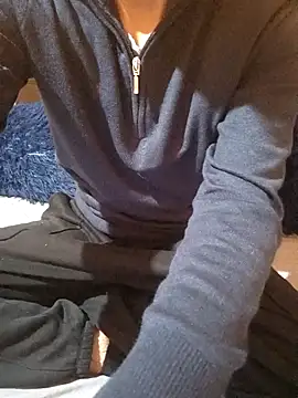 esmermoon online show from February 5, 2026, 11:00 pm