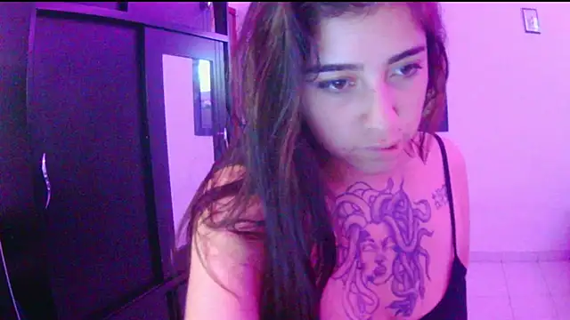 Snapshot of adri_gomez1 chatting on November 29, 2025, 8:53 pm adri gomez1 online show from November 29, 2025, 8:53 pm