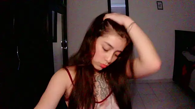 Snapshot of adri_gomez1 chatting on November 11, 2025, 3:01 am adri gomez1 online show from November 11, 2025, 3:01 am