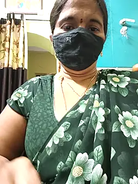 Snapshot of hot-telugu-queen chatting on January 6, 2026, 8:40 am hot-telugu-queen online show from January 6, 2026, 8:40 am
