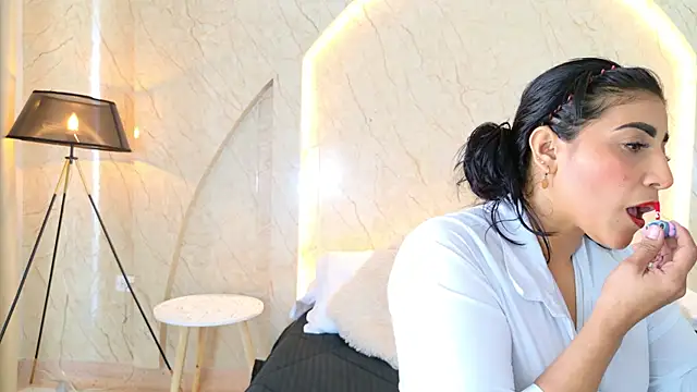 Antonella Russo1 online show from February 28, 2026, 1:00 pm