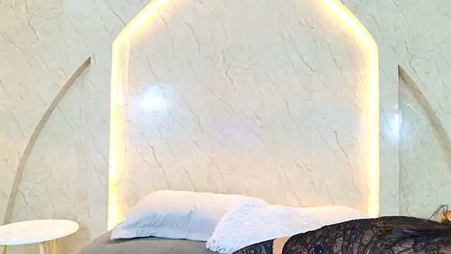 Antonella Russo1 online show from May 19, 2026, 1:40 pm