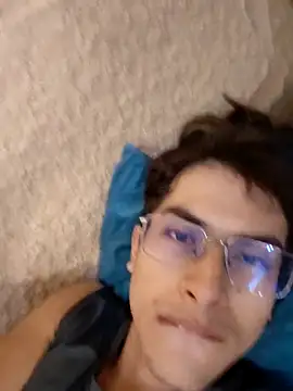 Snapshot of Aaron_Eze chatting on February 3, 2026, 8:36 pm Aaron Eze online show from February 3, 2026, 8:36 pm