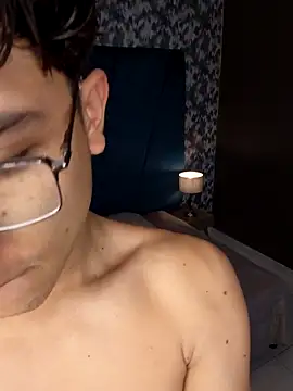 Snapshot of Aaron_Eze chatting on March 2, 2026, 8:27 pm Aaron Eze online show from March 2, 2026, 8:27 pm