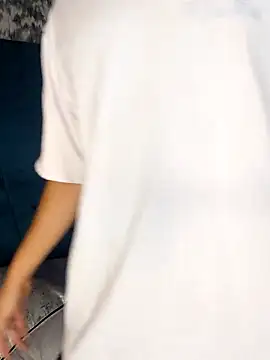 Snapshot of Aaron_Eze chatting on April 26, 2026, 12:35 pm Aaron Eze online show from April 26, 2026, 12:35 pm