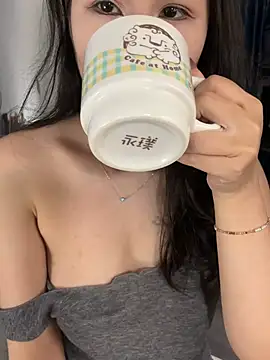 littlesluttycat online show from April 5, 2026, 12:06 am