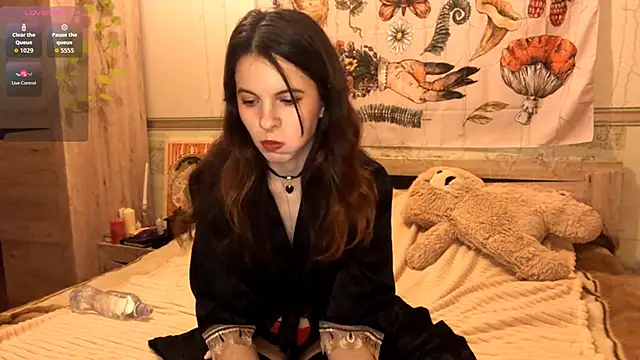 KiraVelora online show from November 27, 2025, 3:23 pm