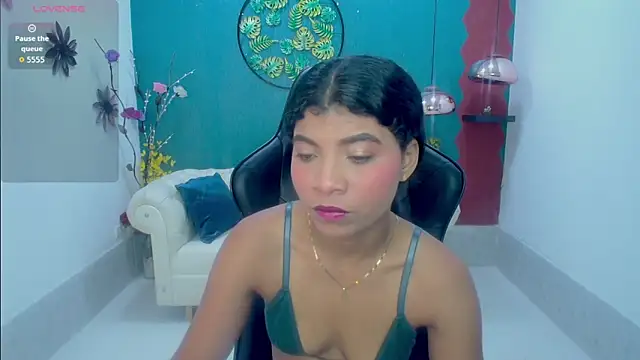 Miagreys1 online show from December 15, 2025, 11:16 am