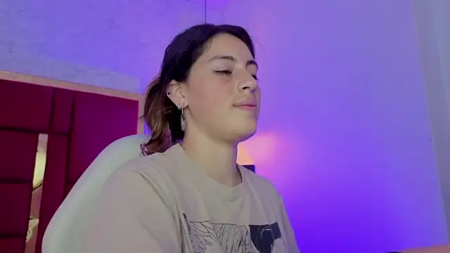 Snapshot of moon_winy chatting on February 20, 2026, 11:23 am moon winy online show from February 20, 2026, 11:23 am