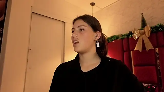 Snapshot of moon_winy chatting on January 7, 2026, 11:26 am moon winy online show from January 7, 2026, 11:26 am